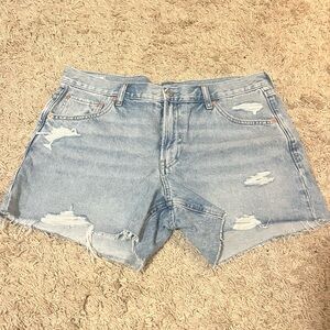 GAP Low Stride Jean Short